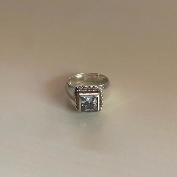 Silpada cubic zirconia Elizabeth square solitaire ring - Picture 1 of 4